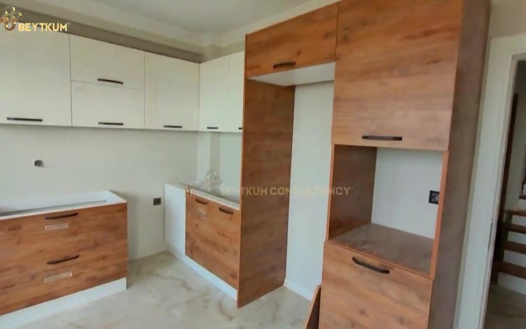 (B 331)Sea view apartment for sell in Başiskele