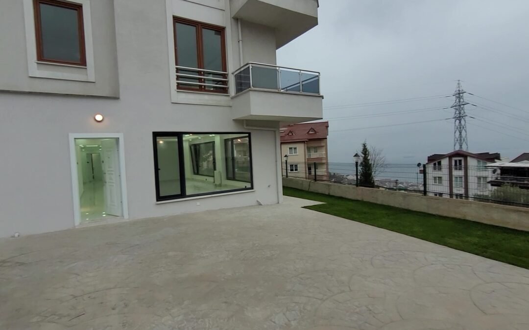B 370 Apartment with royal design and finishing, full sea view