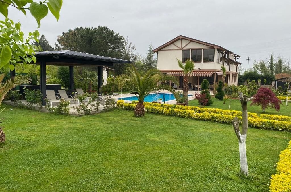 B 448 Beautiful villas with a beautiful view for sale in Sapanca