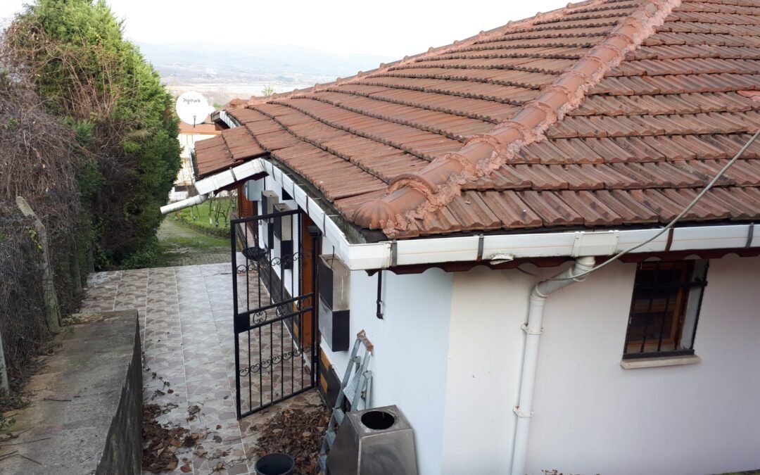 (B 68) Land with a house for sale in Maşukiye