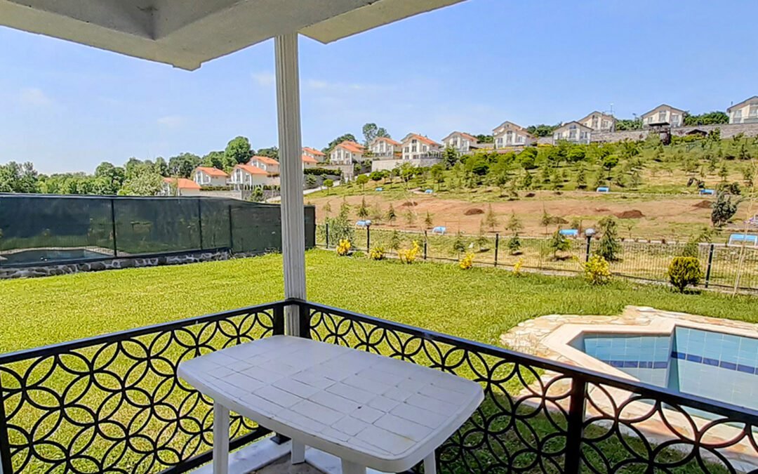 B 78) Triplex Luxury Villa Pool For Sale in Kartepe