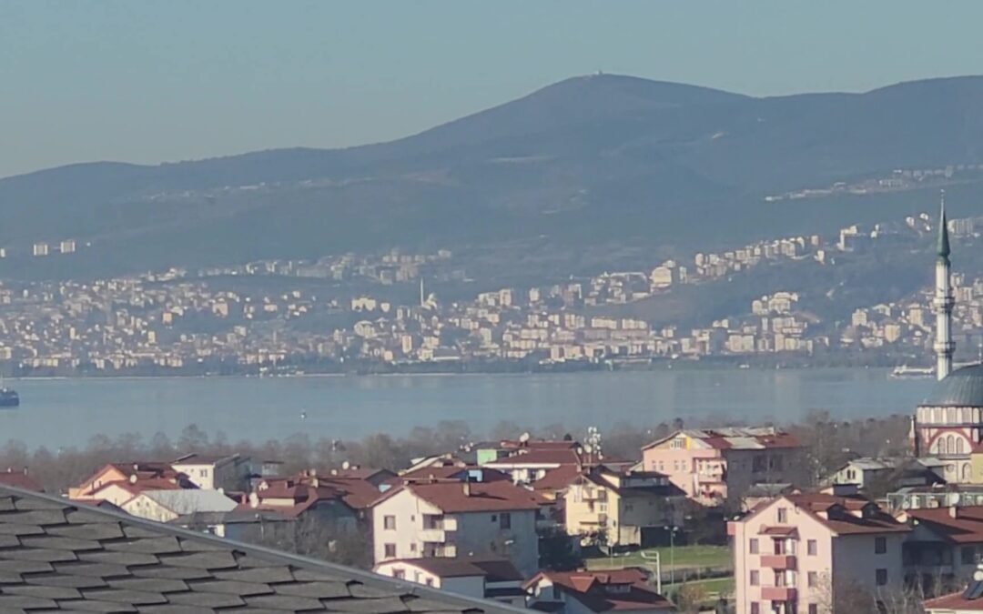 B 504 newOur real estate offersFor the year 2024, apartments with sea views for sale in Başiskele within an upscale residential complex