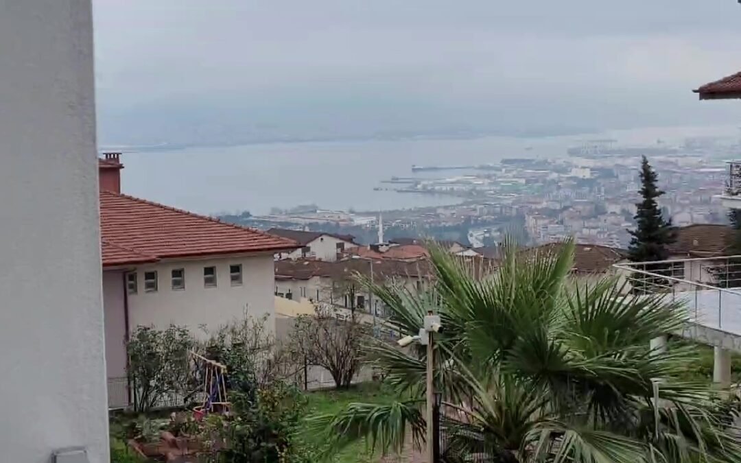 B 531 Apartment With Sea View in İzmit