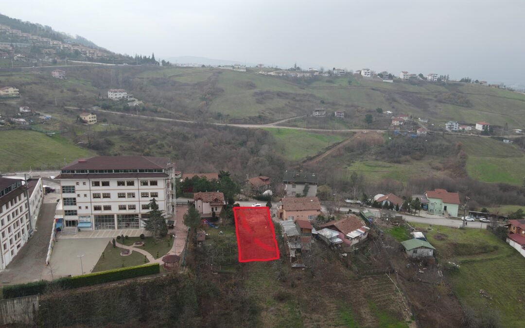 B 592 عقارات تركيا | أرض استثمارية للبيع أمام مطعم 360 الشهير بإطلالة خلابة على الغابة والجبل