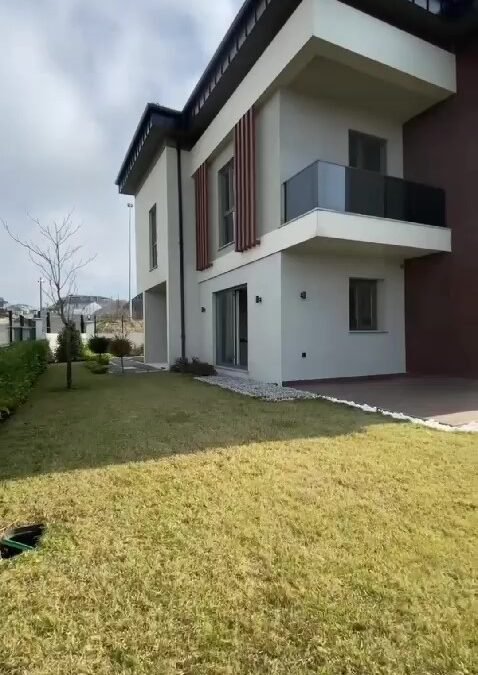 B 612 عقارات تركيا | فيلا فاخرة في إسطنبول بإطلالة بحرية مذهلة – مناسبة للجنسية التركية