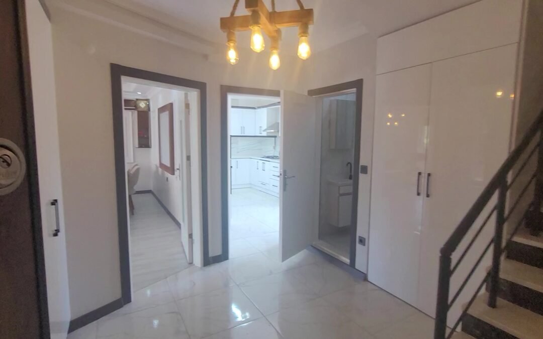 B 643 عقارات تركيا | شقة مؤثثة بالكامل بنمط فيلا إطلالة خلابة ومساحة مثالية وسعر مغري