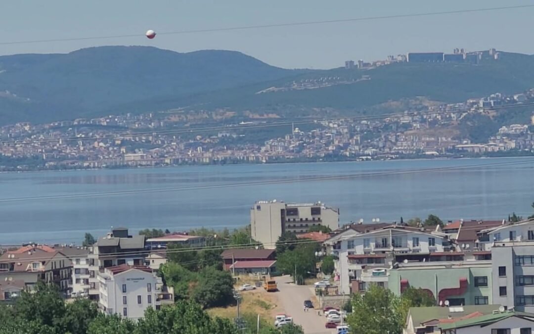 B 648 عقارات تركيا | شقه للبيع | شقه فاخر بإطلاله خلابة للبيع في بشسكلئ