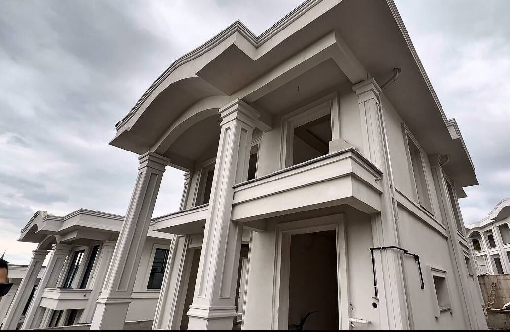 B 650 ليش هذي الفيلا صارت حديث الناس في إزميت؟ شوف بنفسك