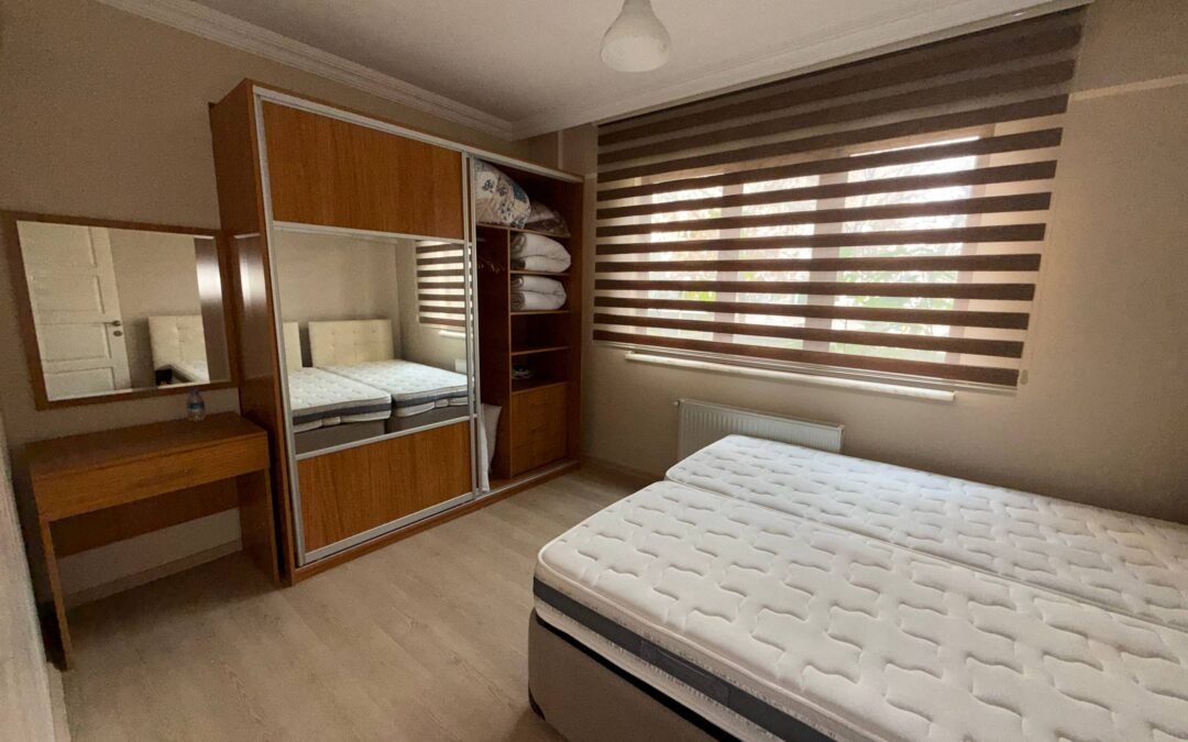 B 661 عقارات تركيا | شقتين بسعر شقة مسافة 500 متر الى الساحل مع حديقة كبيرة في ازميت للبيع